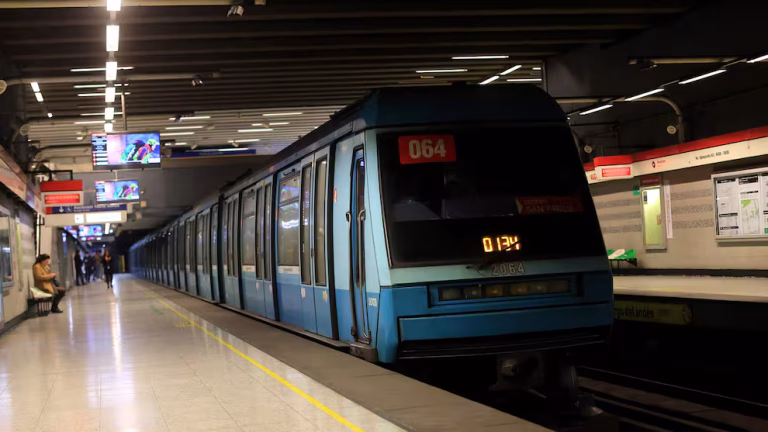 Marcha Día del Trabajador: Metro de Santiago informa interrupción de servicio