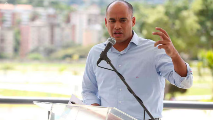 Héctor Rodríguez pide no suspender clases por fechas culturales