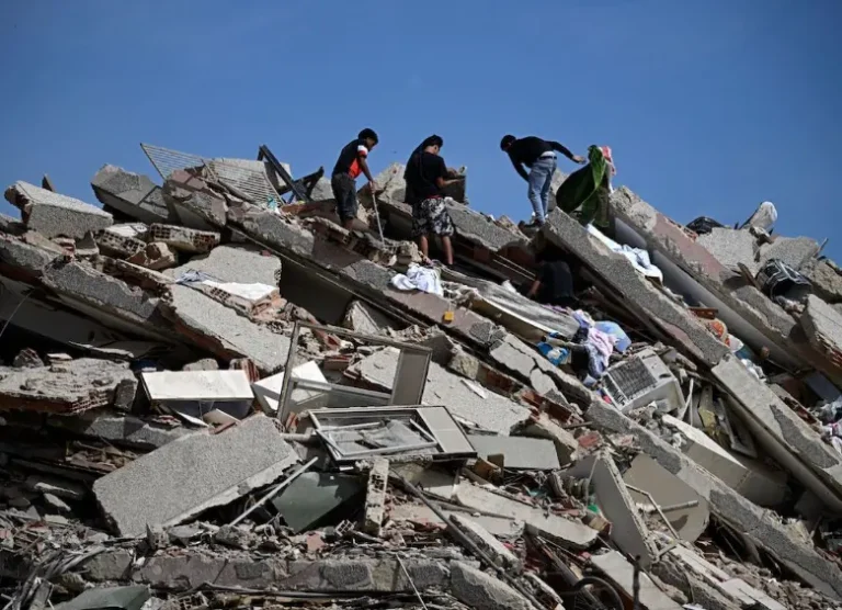Gobierno actualiza el balance de la tragedia: 1.430 fallecidos, 3.238 heridos